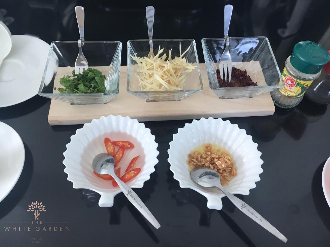 The White Garden Premier Saraburi Hotel Ban Dao Ruang  Luaran gambar