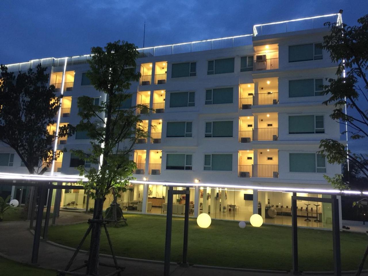 The White Garden Premier Saraburi Hotel Ban Dao Ruang  Luaran gambar