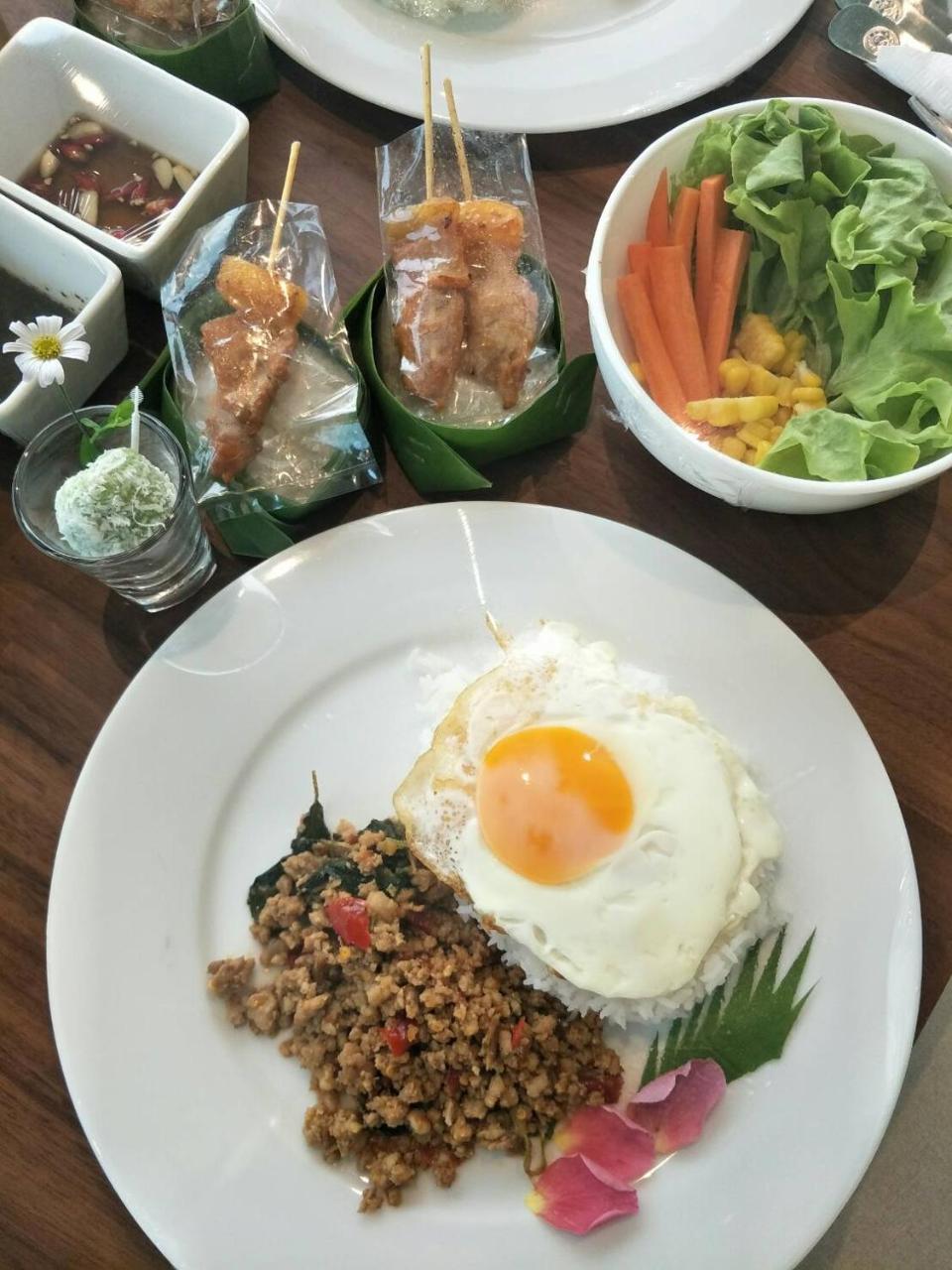 The White Garden Premier Saraburi Hotel Ban Dao Ruang  Luaran gambar