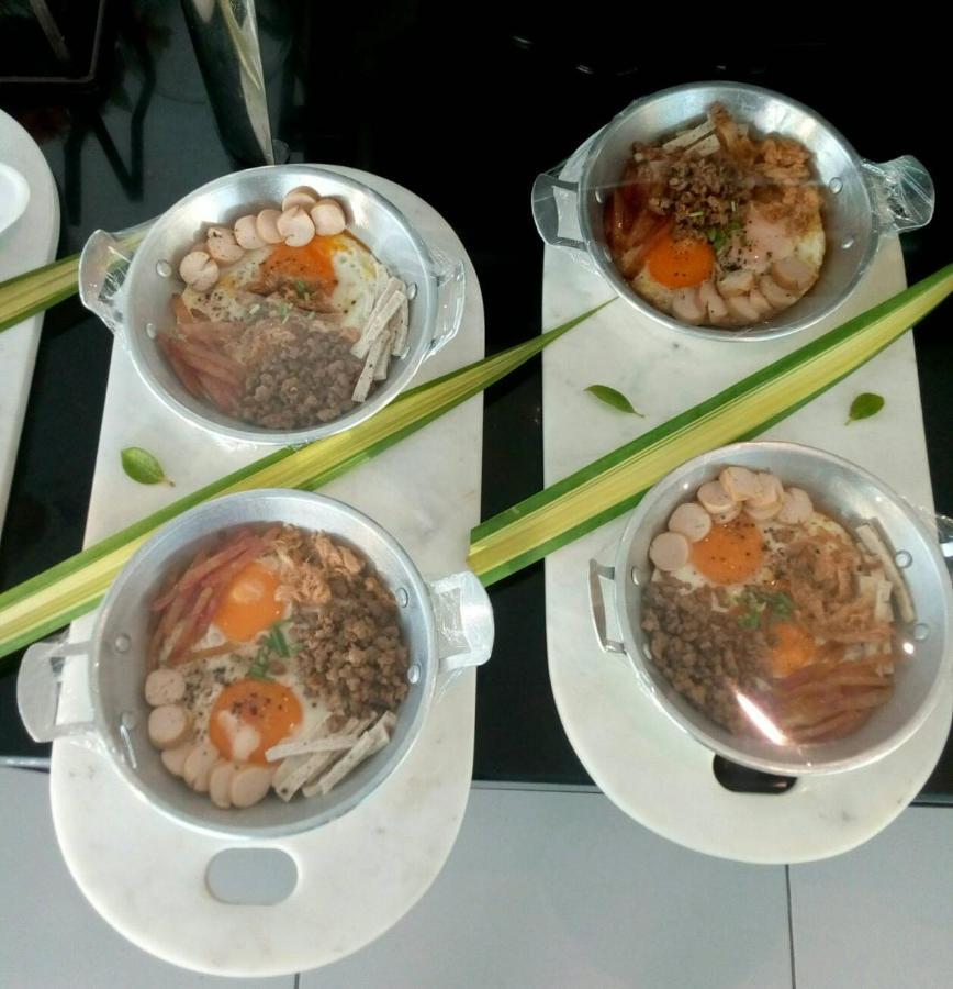 The White Garden Premier Saraburi Hotel Ban Dao Ruang  Luaran gambar